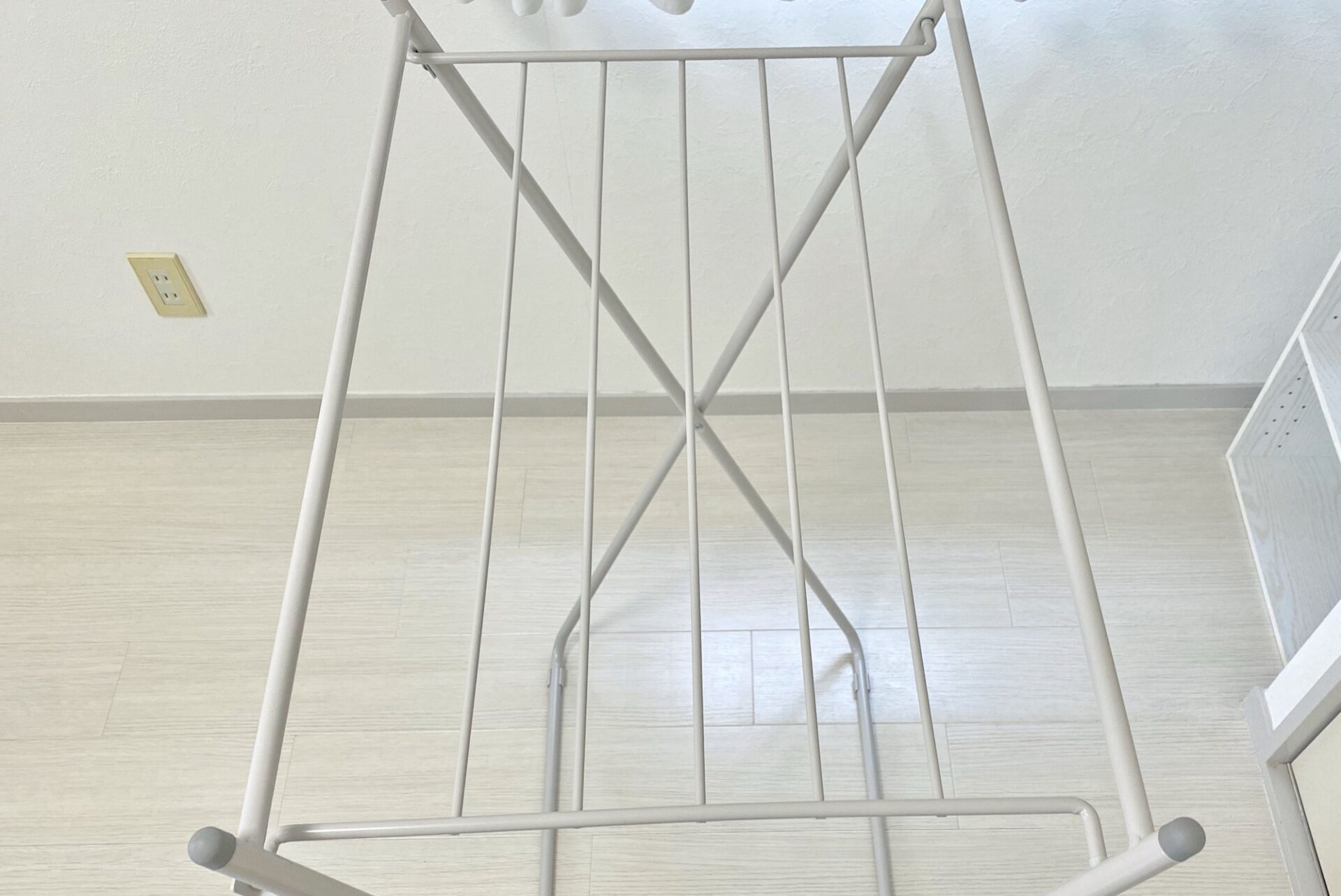 [IKEA] SLIBB | スタイリッシュで折りたためる洗濯物干しラック | コダテ生活